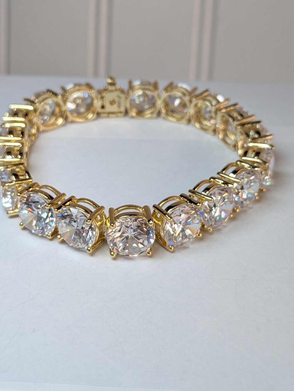 Joan Boyce Large Gold Tone Round Cut Tennis Bracelet Costume Never worn - Picture 5 of 5